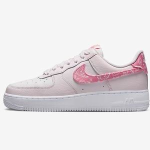 Nike Air Force 1 ‘07. women’s sizes: 9.5,10,10.5,11,11.5, and 12.